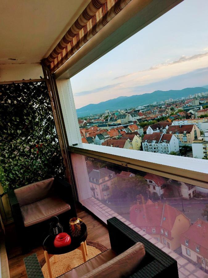 Superbe Appartement Colmar Avec Vue Et Jacuzzi Kültér fotó